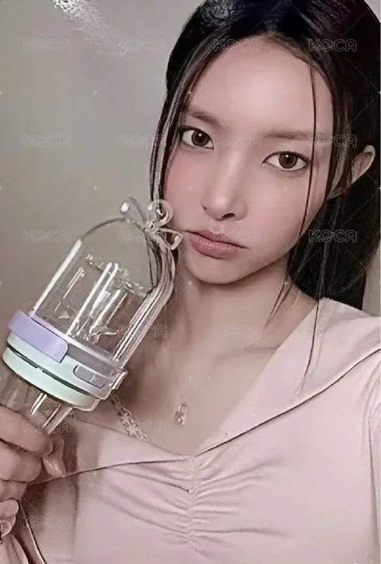 ILLIT Official Light Stick