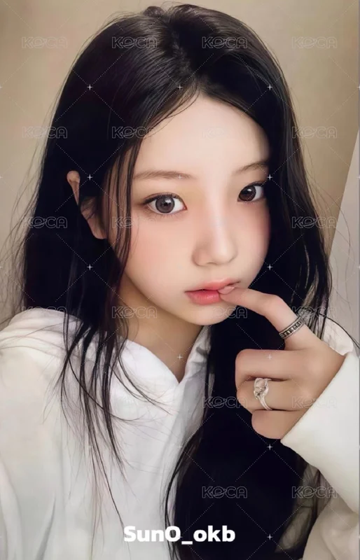 ILLIT WONHEE 'bomb YIZHIYU' Photocard | Sold by yiuiu | Used of