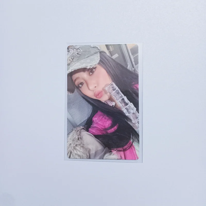 Pocamarket, LE SSERAFIM HUH YUNJIN HOT WEVERSE K-pop Photocard