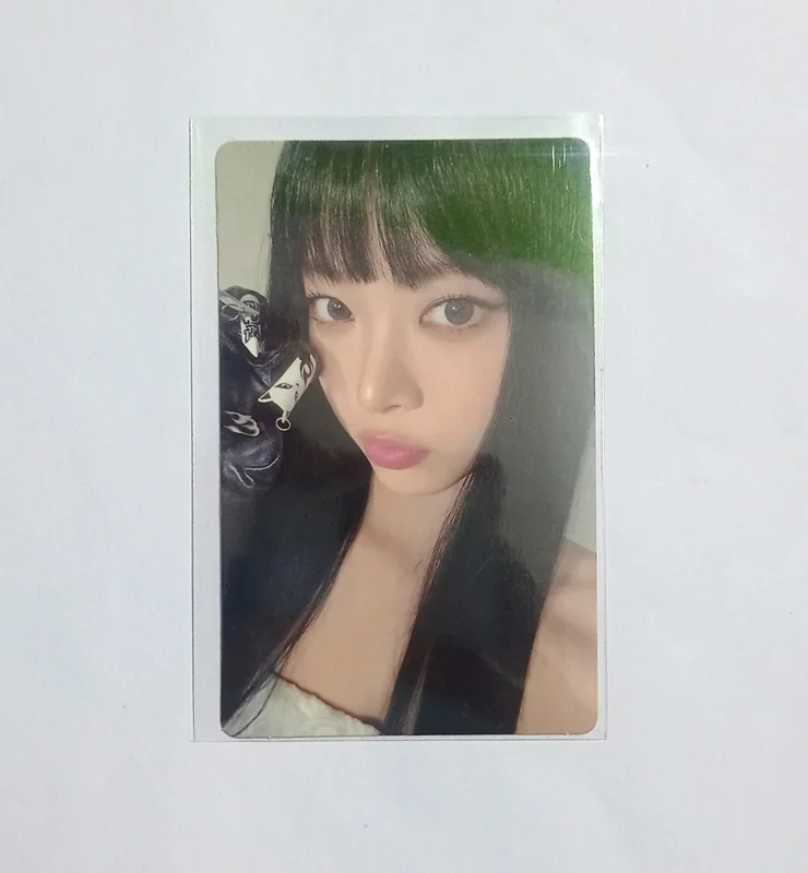 LESSERAFIM HOT WEVERSE