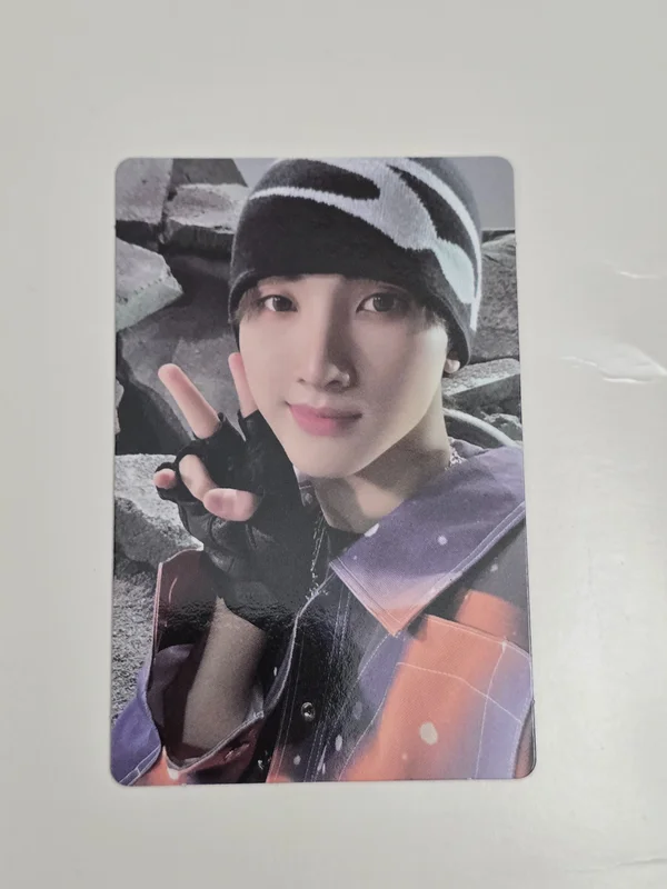 xikers seeun watch out hiker ver.