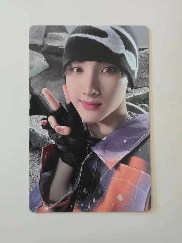 xikers seeun watch out hiker ver.