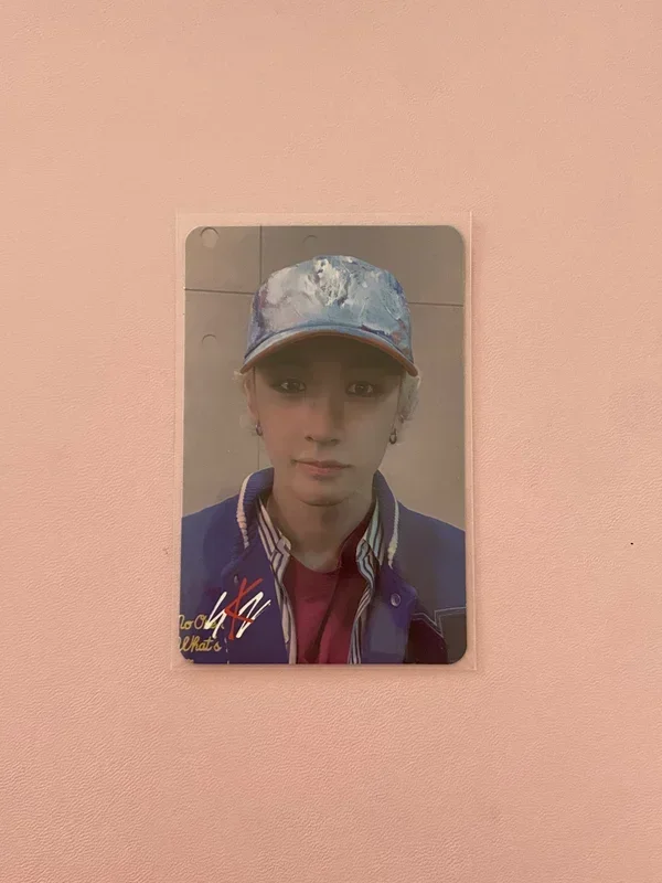 Cl 1 : MIROH Album Photocard