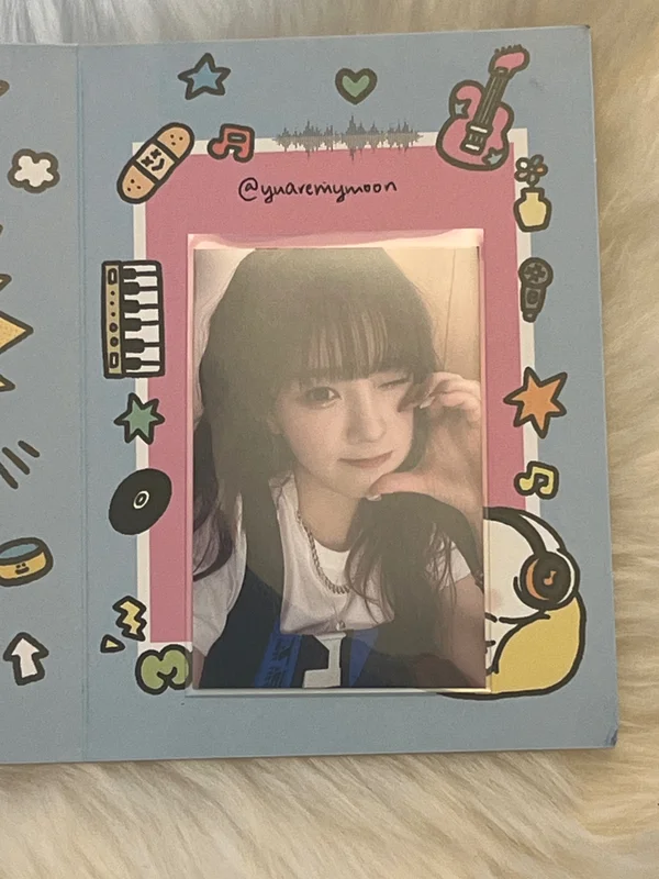 Chaehyun 1st Anniversary Cafe Special Gift