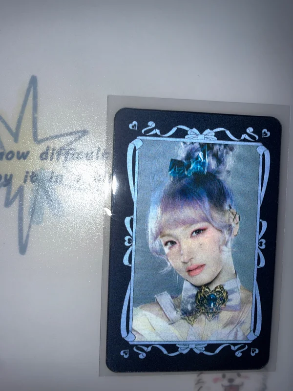 IVE SWITCH changing card