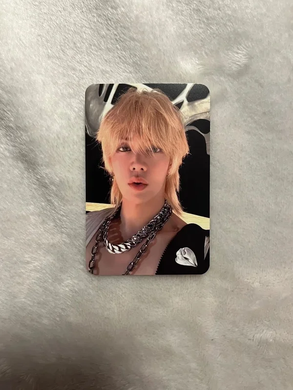 Yuta 2 Baddies '질주' STREET ACRYLIC STAND KEY RING