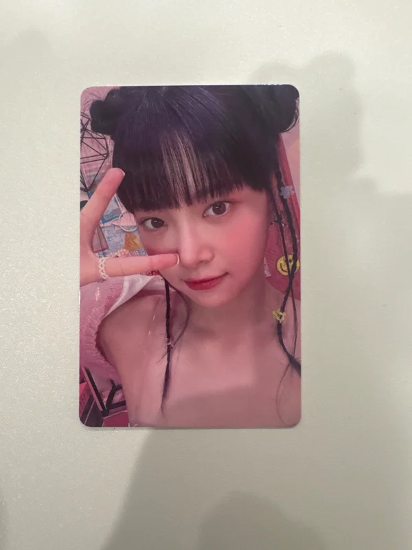 FEARLESS (Japanese ver.) PHOTO CARD