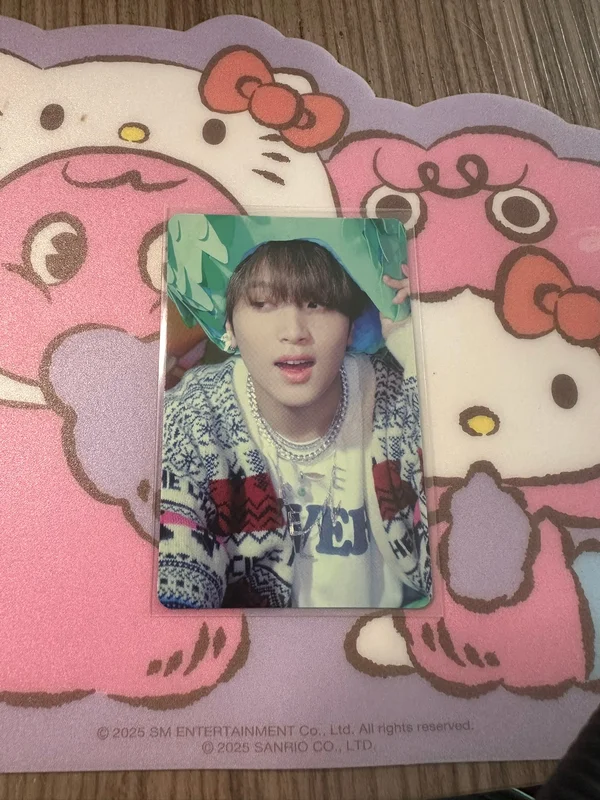 NCT Haechan AMOREPACIFIC GEL NAIL GLAZE #01 Hot Sauce