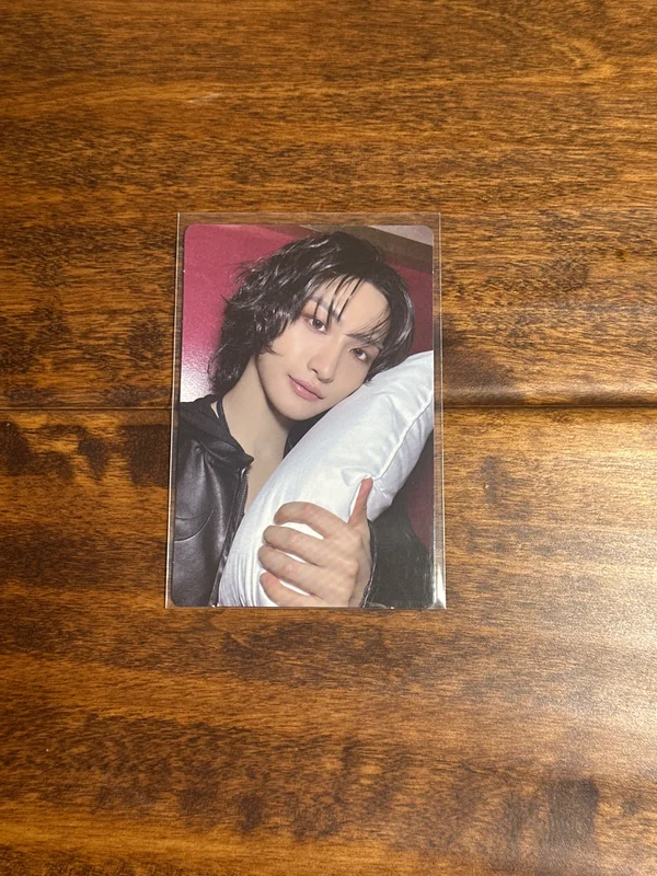 GOLDEN HOUR : Part.3 HEAT Ver. hello82 POP-UP Exclusive