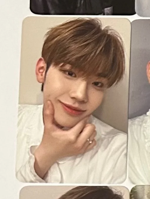 THE MOVING SEOUL MINI L-HOLDER SET WHITE ver.