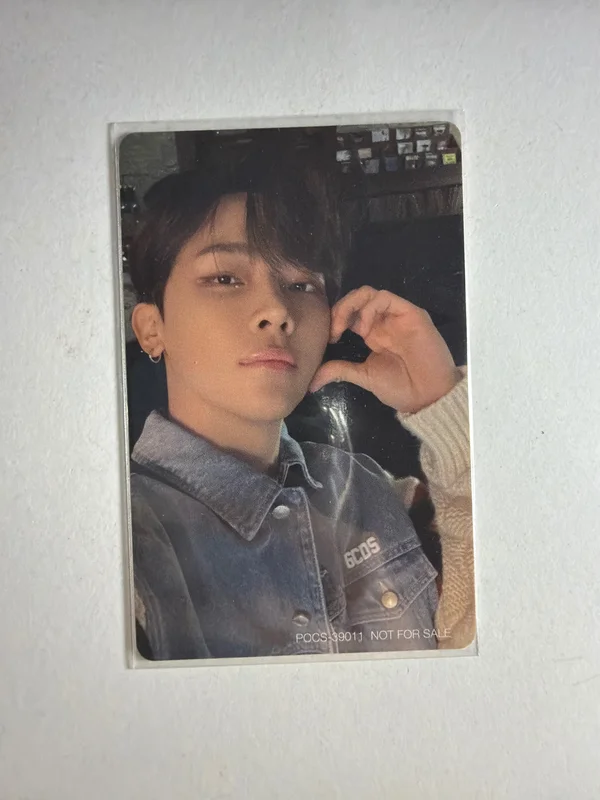 First Howling : ME SOLO JACKET LIMITED EDITION