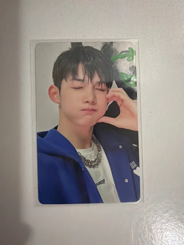 First Howling : NOW WEVERSE JAPAN LUCKY DRAW