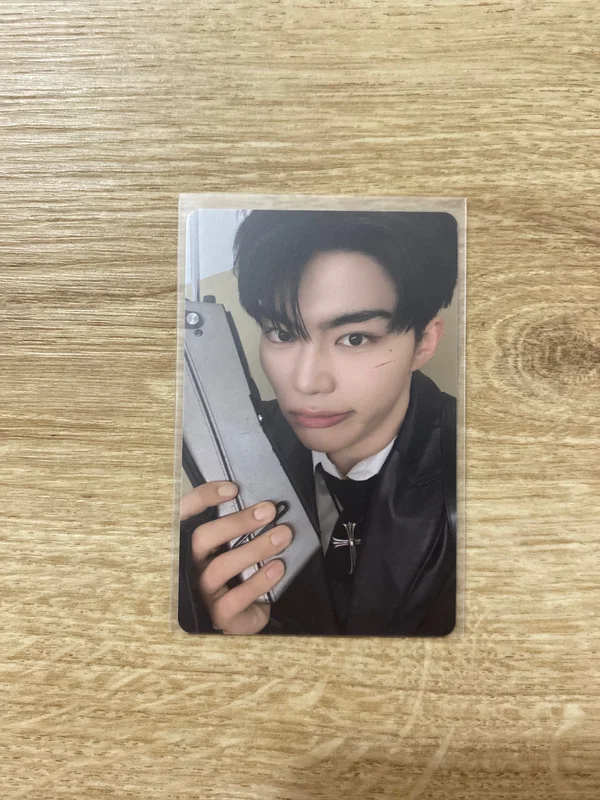 2026 SEASON'S GREETINGS [(0_1) World]