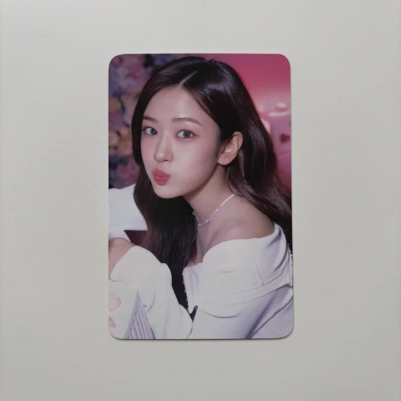 IVE THE FIRST FAN CONCERT The Prom Queens RANDOM PHOTOCARD PACK