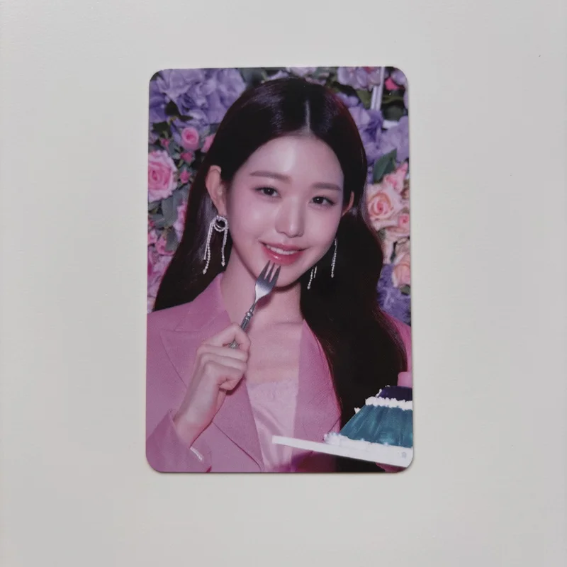 IVE THE FIRST FAN CONCERT The Prom Queens RANDOM PHOTOCARD PACK