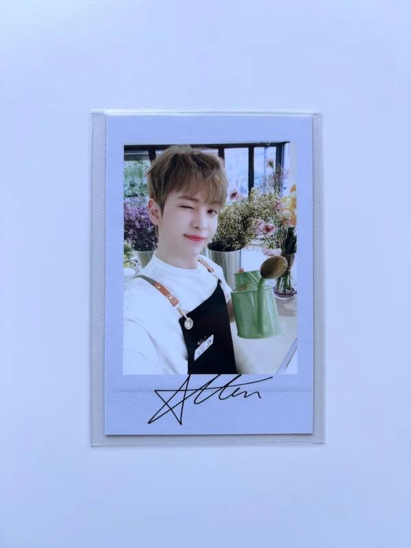 2021 SEASON'S GREETINGS : CAFE CRAVITY