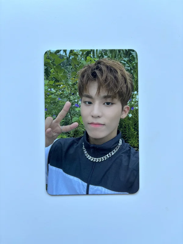THE FIRST STEP : CHAPTER ONE WHITE ver.