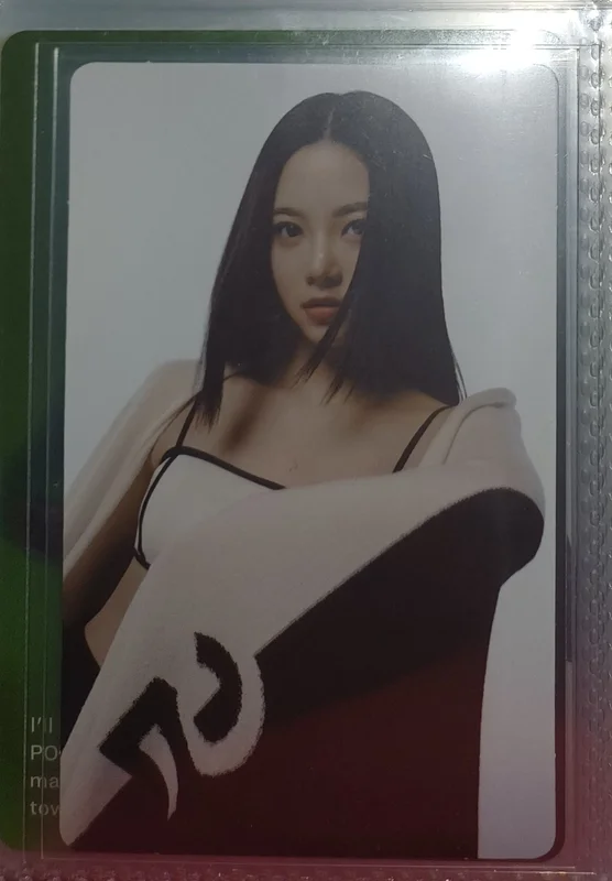 le sserafim eunchae fearless monochrome bouquet ver. album pc