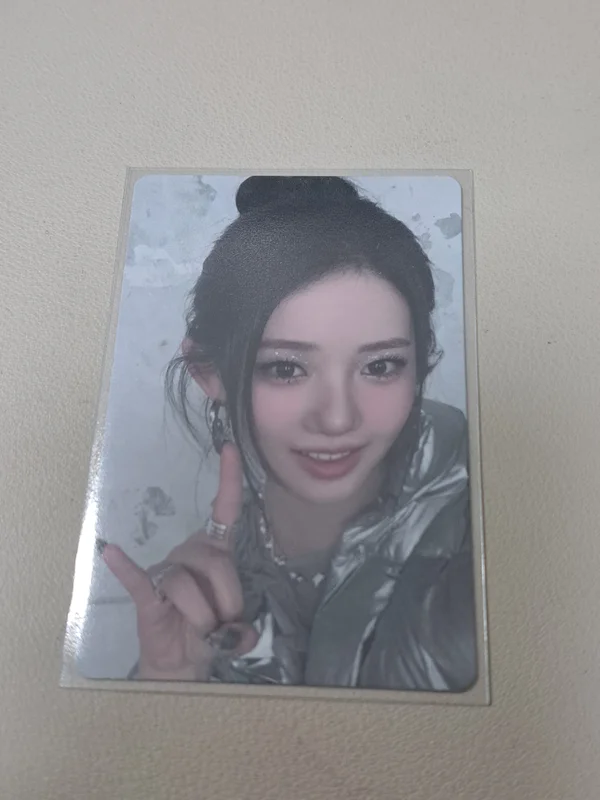 BABYMONSTER-Rora DRIP BINDER Ver.